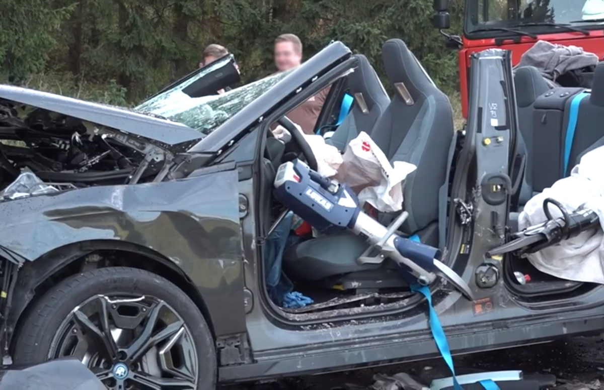 BMW iX 테스트카 獨서 사망사고 발생... BMW, 