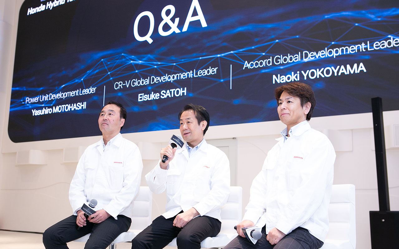 왼쪽부터 모토하시 야스히로 파워유닛 개발 책임, 사토 에이스케 CR-V 개발 총책임자, 요코야마 나오키 어코드 개발 총책임자