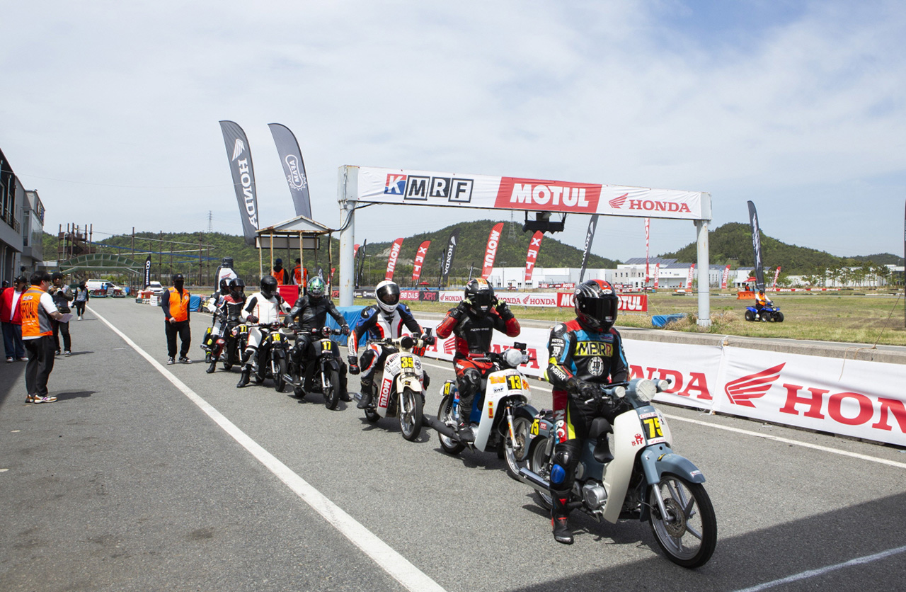 2025 HONDA ONE Maker Race 1 دور منحنی دور