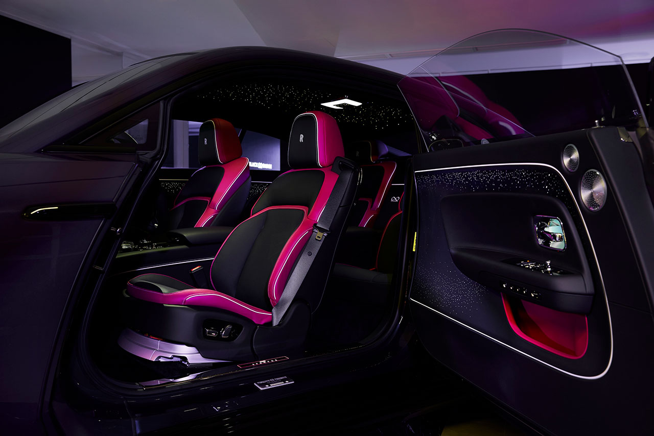 ROLLS -ROYCE BLACK BADGE SPECTER