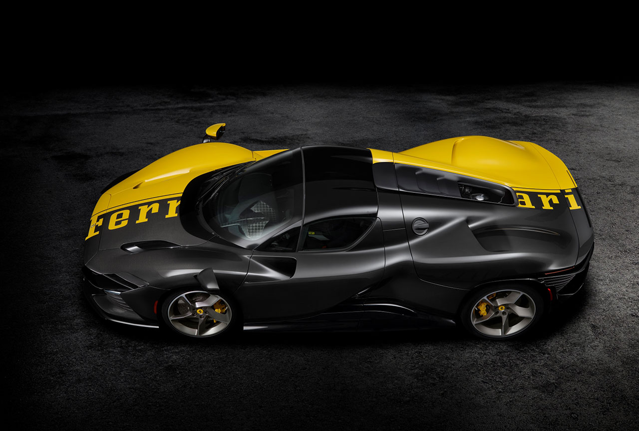 페라리 데이토나 SP3 테일러메이드