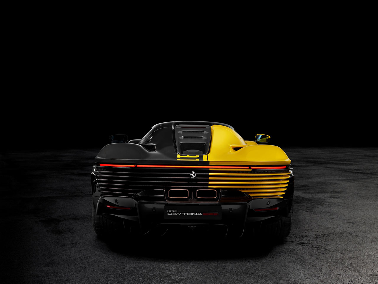 페라리 데이토나 SP3 테일러메이드