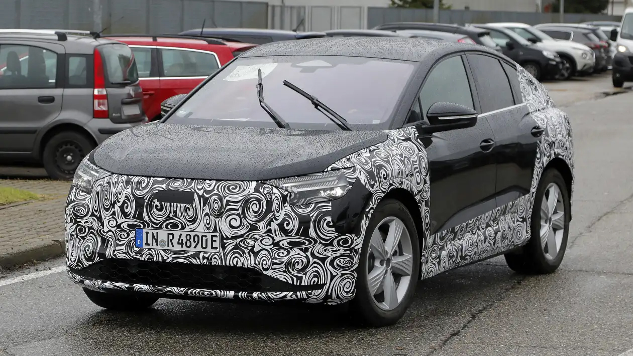 아우디 판매량 이끄는 Q4 e-Tron, 2027 F/L 포착 < 월드 뉴스 < 뉴스 < 기사본문 - 오토뷰